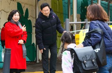 이상일 용인특례시장, 서원초 교통지도봉사 참여