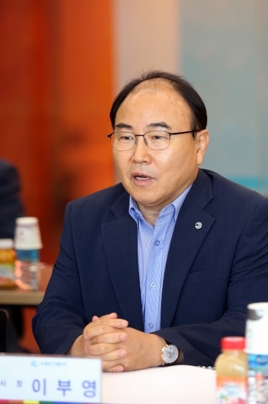 이부영 수원도시공사 사장 인터뷰 모습