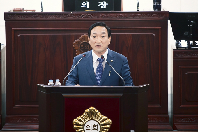 화성시의회 후반기 의장 으로 선출된 원유민의원