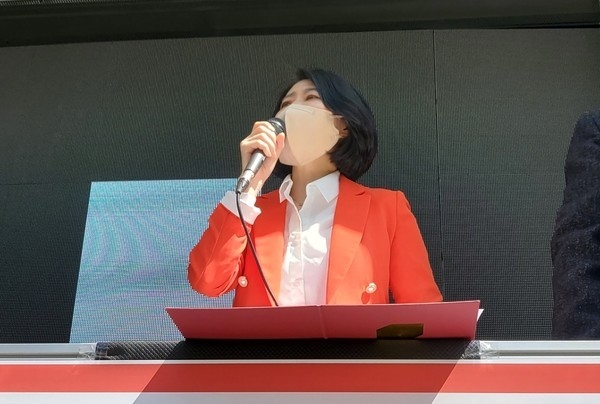 고금란 전 과천시의회 의장이 11일 11시 과천중앙공원에서 기자회견을 열고 6·1 전국동시지방선거 과천시장에 출마를 선언했다.