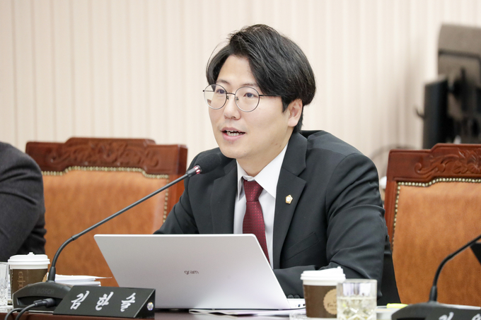  의사진행 발언중인 김한슬 의원(국민의힘)