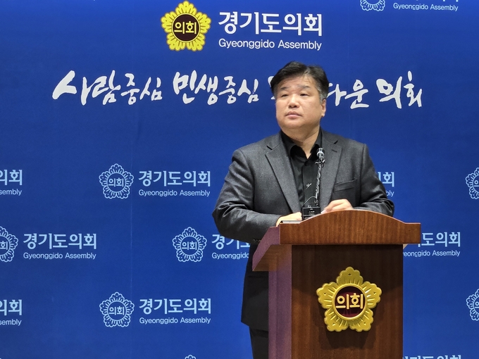 양우식 운영위원장이 유감 표명을 담은 입장문 발표와 기자회견을 통해 2차례나 한발 물러서며 사실상 사태에 대한 사과를 표현했지만 마뜩치 않다는 것이다. 양 위원장은 지난 4일 언론 홍보비 발언과 관련, "발언 취지 왜곡, 신중한 표현 사용하겠다"며 유감을 표명했다. 사진=김교민 기자