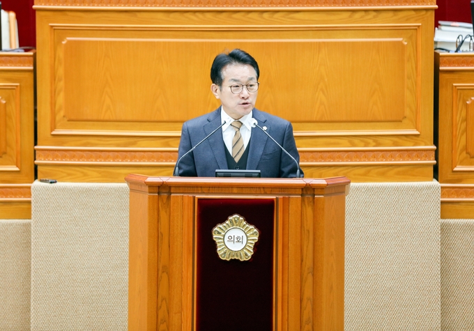 안양시의회 김 주석 의원(국민의힘)이 제301회 임시회 제2차 본회의에서 5분 자유발언을 하고있다. 사진=안양시의회