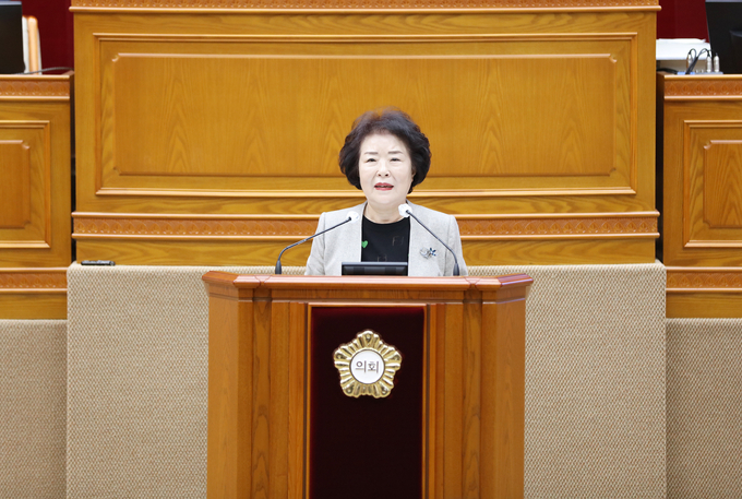 안양시의회 김보영 의원(국민의힘, 비례대표)이 30일 제302회 임시회 제2차 본회의에서 5분 자유발언을 하고있다. 사진=안양시의회