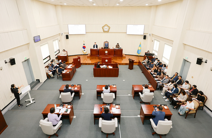과천시의회, 2024회계연도 통합결산 승인의 건 및 조례안 등 10개 안건 처리 사진=과천시의회