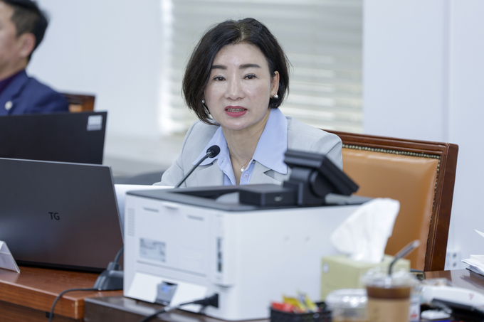  구리시의회 양경애 의원이 16일 행정사무감사에서 발언을 하고있다. 사진=구리시의회