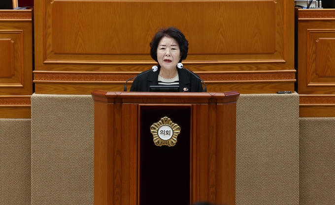 안양시의회 김보영 의원(국민의힘, 비례대표)이 제303회 정례회에서 5분 자유발언을 통해 소외된 중장년층 지원을 위한 통합적 접근 방안을 촉구했다. 사진=안양시의회