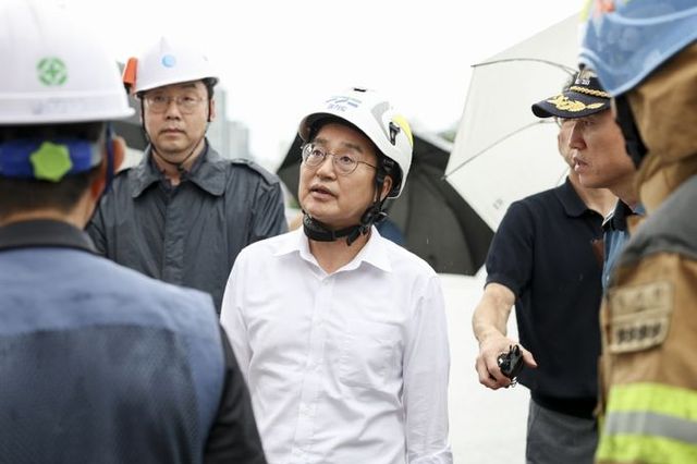 김동연 경기도지사, 민생경제 현장투어 도중 안전사고 발생 현장 긴급 출동. 안전조치 지시