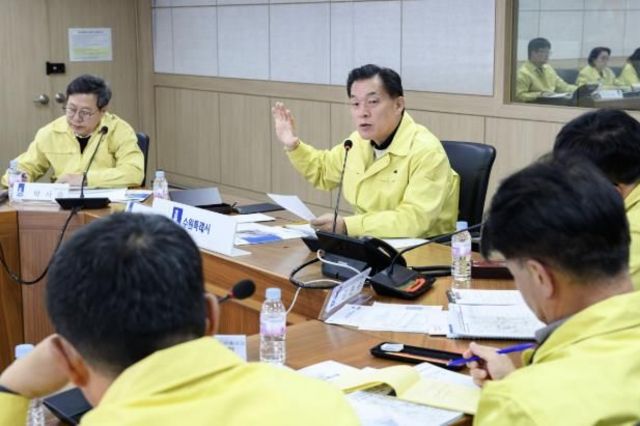 이재준 수원특례시장, "내 집·점포 앞 눈 쓸기, 적극적으로 홍보하라"