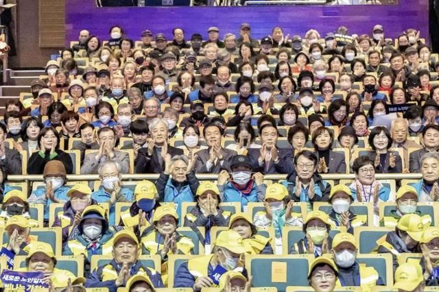 수원특례시, 2026년 노인일자리 발대식…참여 어르신 1500여 명 참석