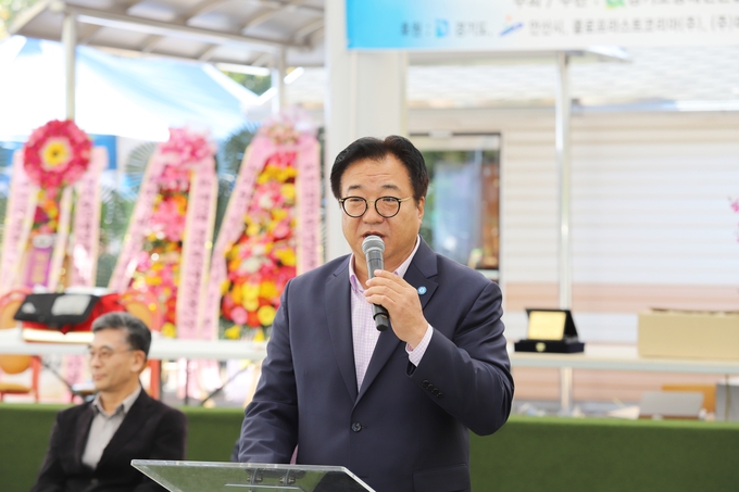 축하인사를 하고 있는 안산시 장애인체육회 이국희 상임부회장