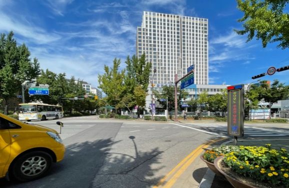 우회전차량 보행자 경고시스템 설치 모습