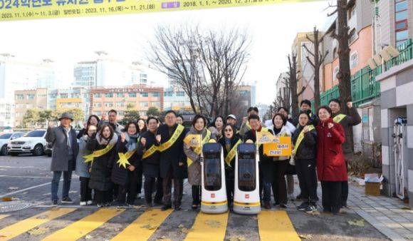 신계용 과천시장, 문원초에서 ‘로봇과 함께하는 교통안전 캠페인’ 참여