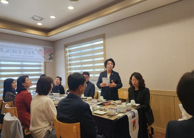 신계용 과천시장, 안양과천교육지원청 및 관내 학교장 등과 지역교육현안 논의