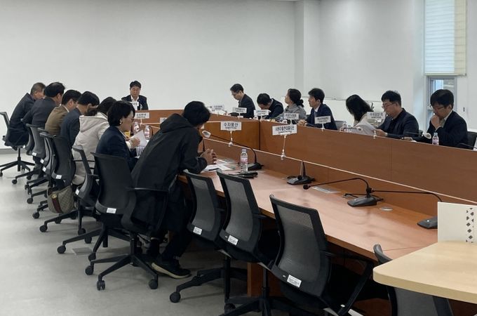 용인특례시가 지역 내 13곳 리모델링주택조합장들과 소통 간담회를 열었다