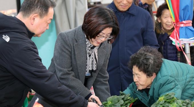 설 명절 맞이 안성시 공직자 전통시장 장보기 행사 추진