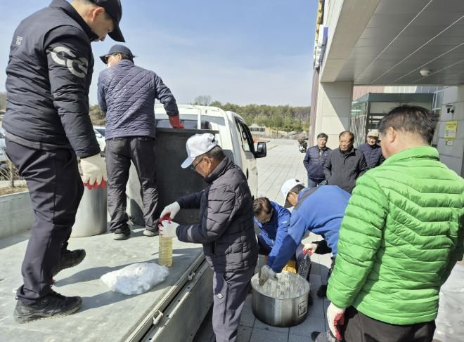 여주시 세종대왕면 농촌지도자회, 아인산염‧칼슘제 제조행사 가져