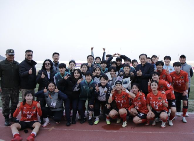 문경상무 홈경기 개막전 단체사진