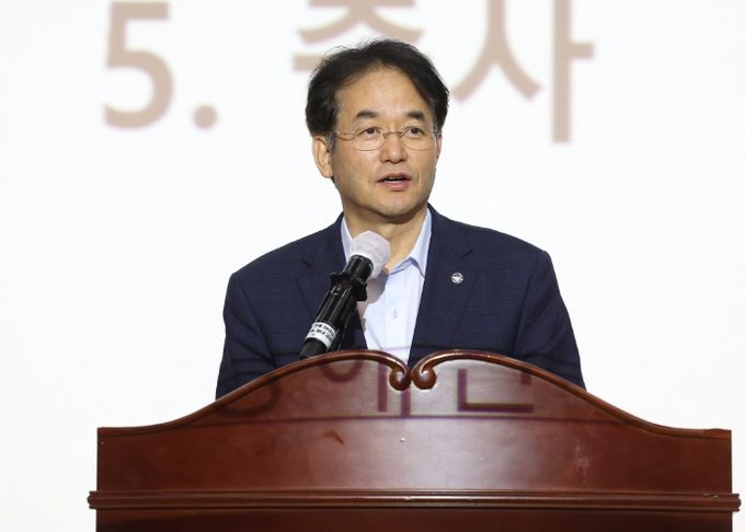 고양특례시 장애인체육선수단의 해단식에서 축사 중인 이동환 고양특례시장