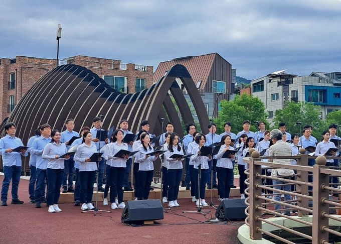 남양주시립합창단, 별내동 카페거리서 ‘상상 더 이상 음악회’ 성황리 개최