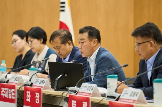 경기도의회 이용호 의원, 국민연금 수급 개시연령과 연계한 정년연장 법제화 정책토론회 좌장 맡아