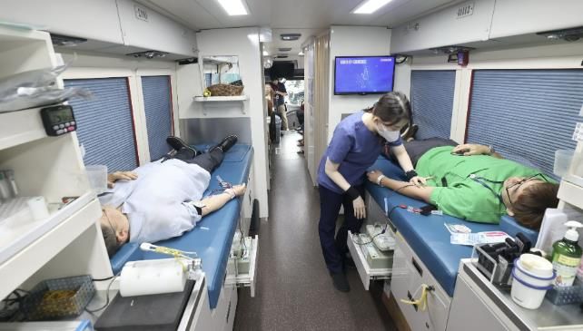 과천시 공무원, 여름철 혈액수급 안정 위해 헌혈 동참