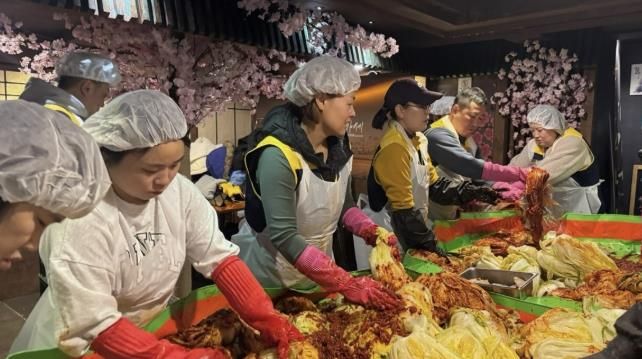 사랑애(愛)봉사단, 광주시 취약계층에 ‘행복 버무림 김장김치’ 550㎏ 나눔