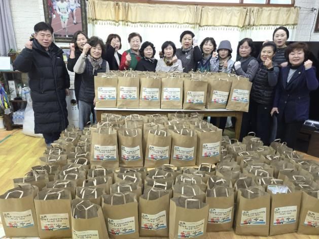 연천군 여성단체협의회, 명절맞이 떡 나눔 행사 펼쳐