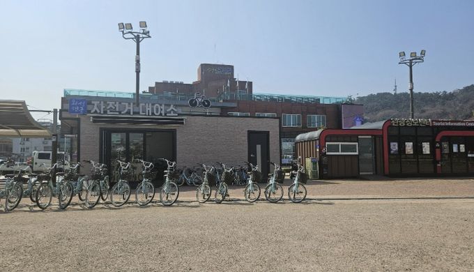 행궁동 공영자전거대여소 전경