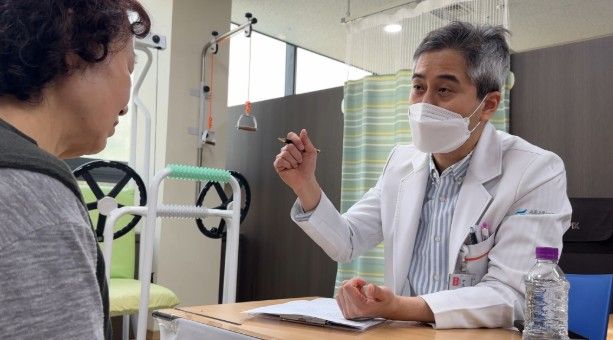 생생병원과 함께하는 촉탁의 진료 진행 모습